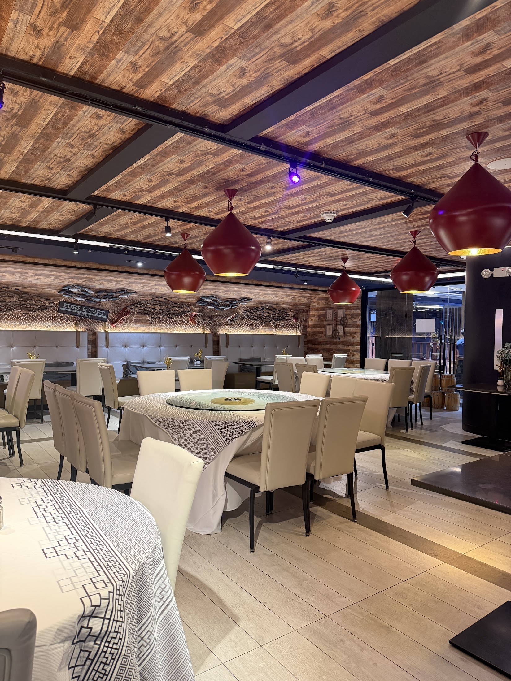 Dock3366 dining room with round banquet tables